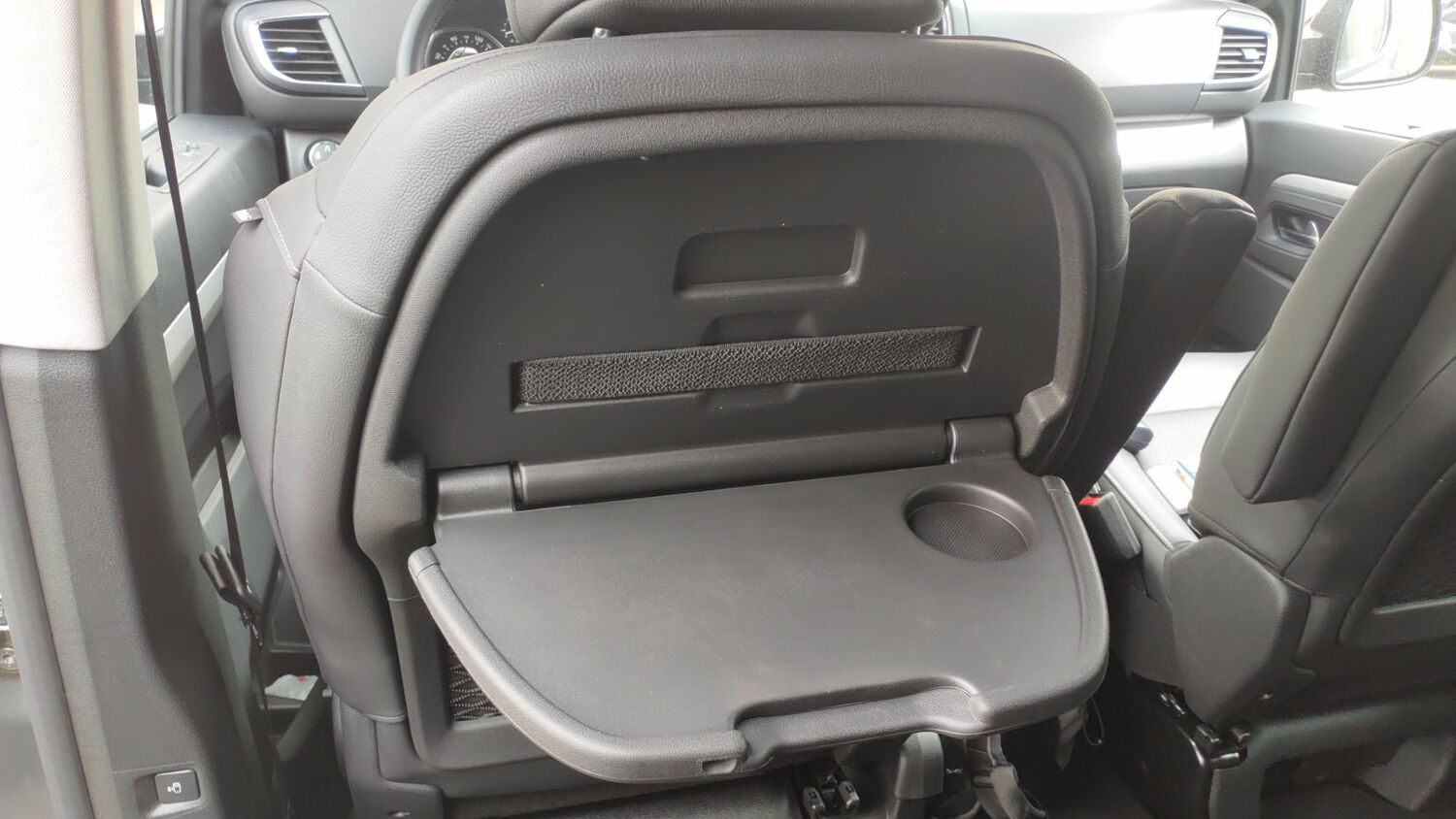 Откидные столики